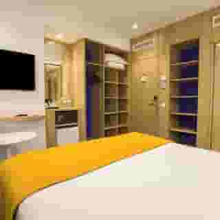 Hotel Carlton, 4 of 6