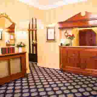 London Lodge, 3 of 6