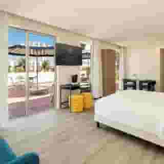 Kenmore Village Hotel, South Beach, 3 of 6