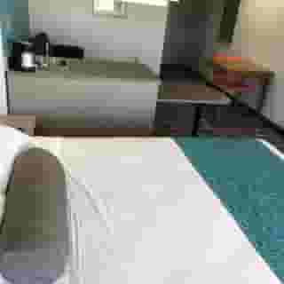 Red Lion Inn & Suites Elk Grove Village, 5 of 6