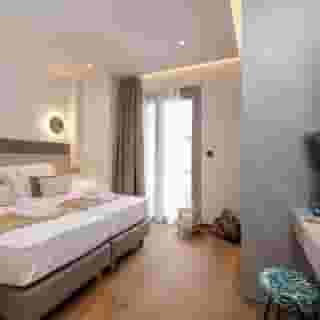 Jolly Suites, 1 of 6