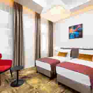 Three Corners Avenue Hotel, 2 of 6