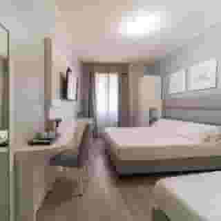 Hotel University, 3 of 6