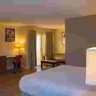 Ramada Plaza by Wyndham Garden Grove/Anaheim South, 2 of 6