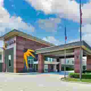 La Quinta Inn & Suites by Wyndham Dallas - Las Colinas, 2 of 6