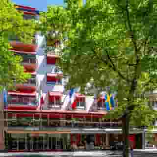 Hotel Rival, 4 of 6