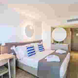 Fergus Style Tobago - Adults Only (16+), 5 of 6