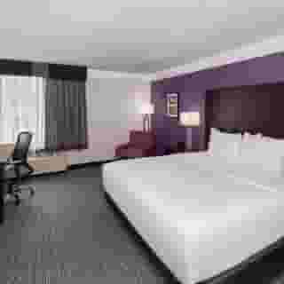 La Quinta Inn & Suites by Wyndham Austin Round Rock, 3 of 6