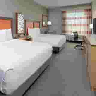 La Quinta Inn & Suites by Wyndham Dallas Love Field, 1 of 6