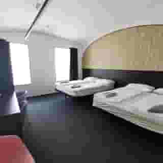 Cha Cha Rooms, 3 of 6