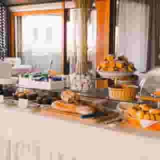 Grand Hotel Excelsior, 4 of 6
