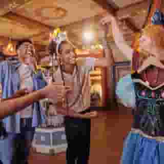 Disneyland® Hotel, 3 of 6