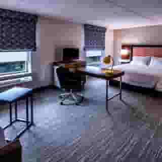 Hampton Inn & Suites Staten Island, 1 of 6