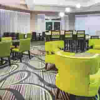 La Quinta Inn & Suites by Wyndham Las Vegas Summerlin Tech, 2 of 6