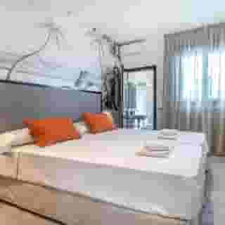 Slow Suites Setas, 2 of 6