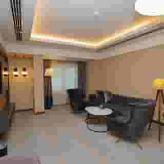 The Grand Lux Hotel, 3 of 6
