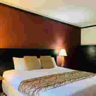 Hotel at the Waldorf, 4 of 6