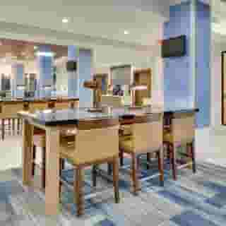 Holiday Inn Express & Suites Dallas Nw - Farmers Branch by Ihg, 6 of 6