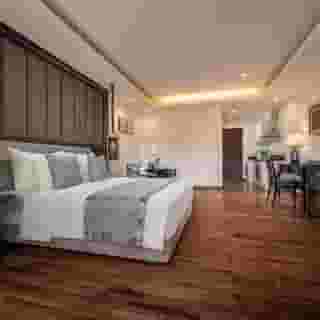 Elegant Suites Westlake, 1 of 6
