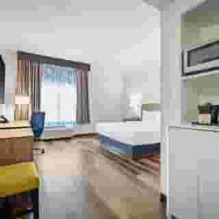La Quinta Inn & Suites by Wyndham Miami Airport West, 6 of 6