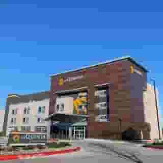 La Quinta Inn & Suites by Wyndham Dallas/Fairpark, 4 of 6