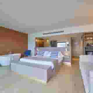 Fergus Style Tobago - Adults Only (16+), 3 of 6