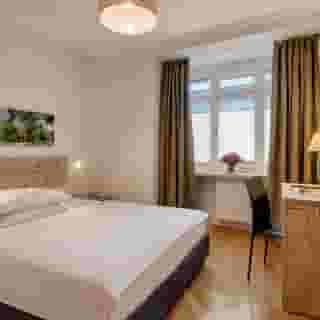 Alpen Hotel München, 2 of 6