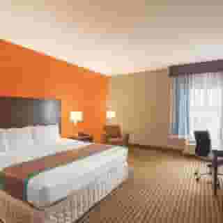 La Quinta Inn & Suites by Wyndham Houston Bush Intl Airpt E, 5 of 6