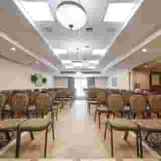 Monte Carlo Inn - Brampton Suites, 2 of 6