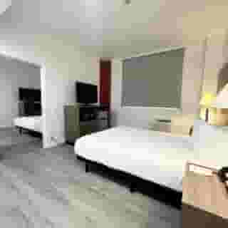 Ramada by Wyndham San Diego Airport, 2 of 6