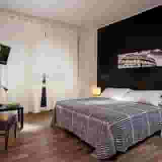 Radio Hotel, 4 of 6
