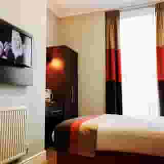 The Royal Cambridge, 5 of 6