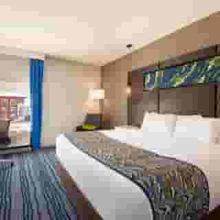 La Quinta Inn & Suites by Wyndham Orlando IDrive Theme Parks, 1 of 6