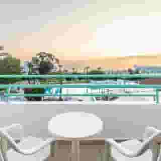 Hotel Adelais Bay, 1 of 6