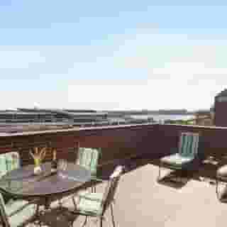 DoubleTree by Hilton New York LaGuardia Airport, 1 of 6
