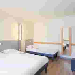 ibis budget Aubagne Les Paluds Agora, 1 of 6