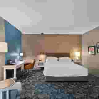 Four Points by Sheraton Plano, 2 of 6