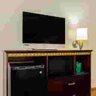 La Quinta Inn & Suites by Wyndham Cleburne, 5 of 6