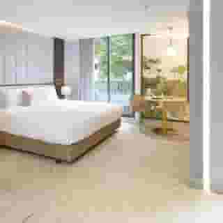 The Quarter Ploenchit by Uhg, 2 of 6