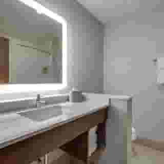 Holiday Inn Express & Suites Dallas North - Addison by Ihg, 1 of 6