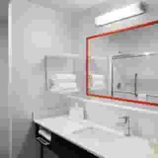 Hampton Inn & Suites Chicago Waukegan, 3 of 6