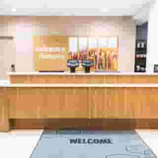 Hampton Inn & Suites Addison, 2 of 6
