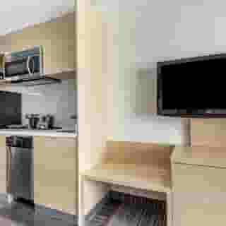 Quality Inn and Suites Oakville-Mississauga, 2 of 6
