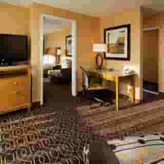 DoubleTree Suites by Hilton Hotel Anaheim Resort - Convention Center, 3 of 6