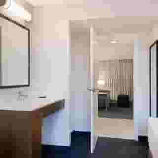 Embassy Suites by Hilton Chicago Downtown River North, 3 of 6