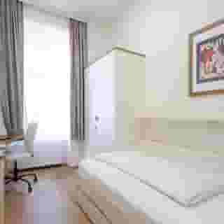 Riess City Rooms - Self Check-In, 3 of 6