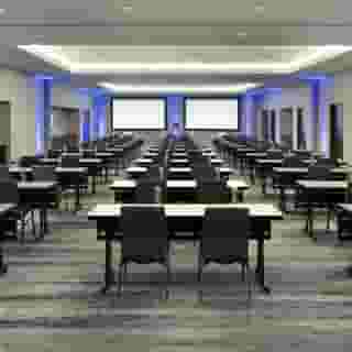 Courtyard by Marriott Chicago Magnificent Mile, 2 of 6