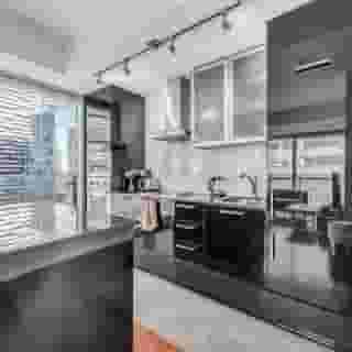 Elegant Suites - Cn Tower & Lake View, 3 of 6