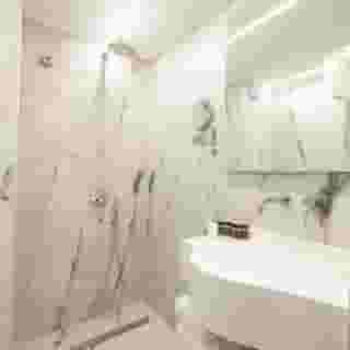 Modern Luxury Hotel, 3 of 6