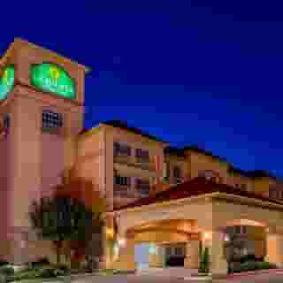La Quinta Inn & Suites by Wyndham Dfw Airport West - Bedford, 6 of 6